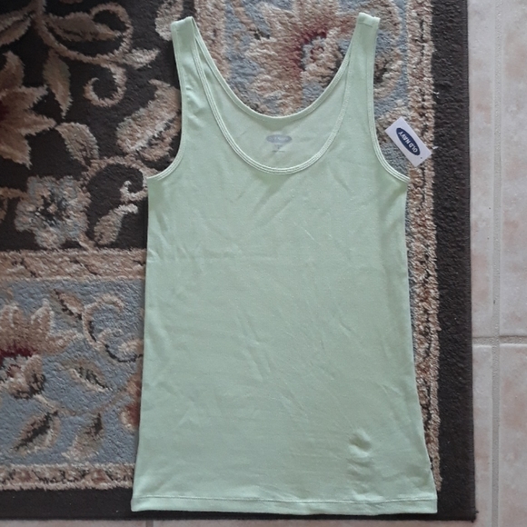 Old Navy slim fit tank - Picture 1 of 8